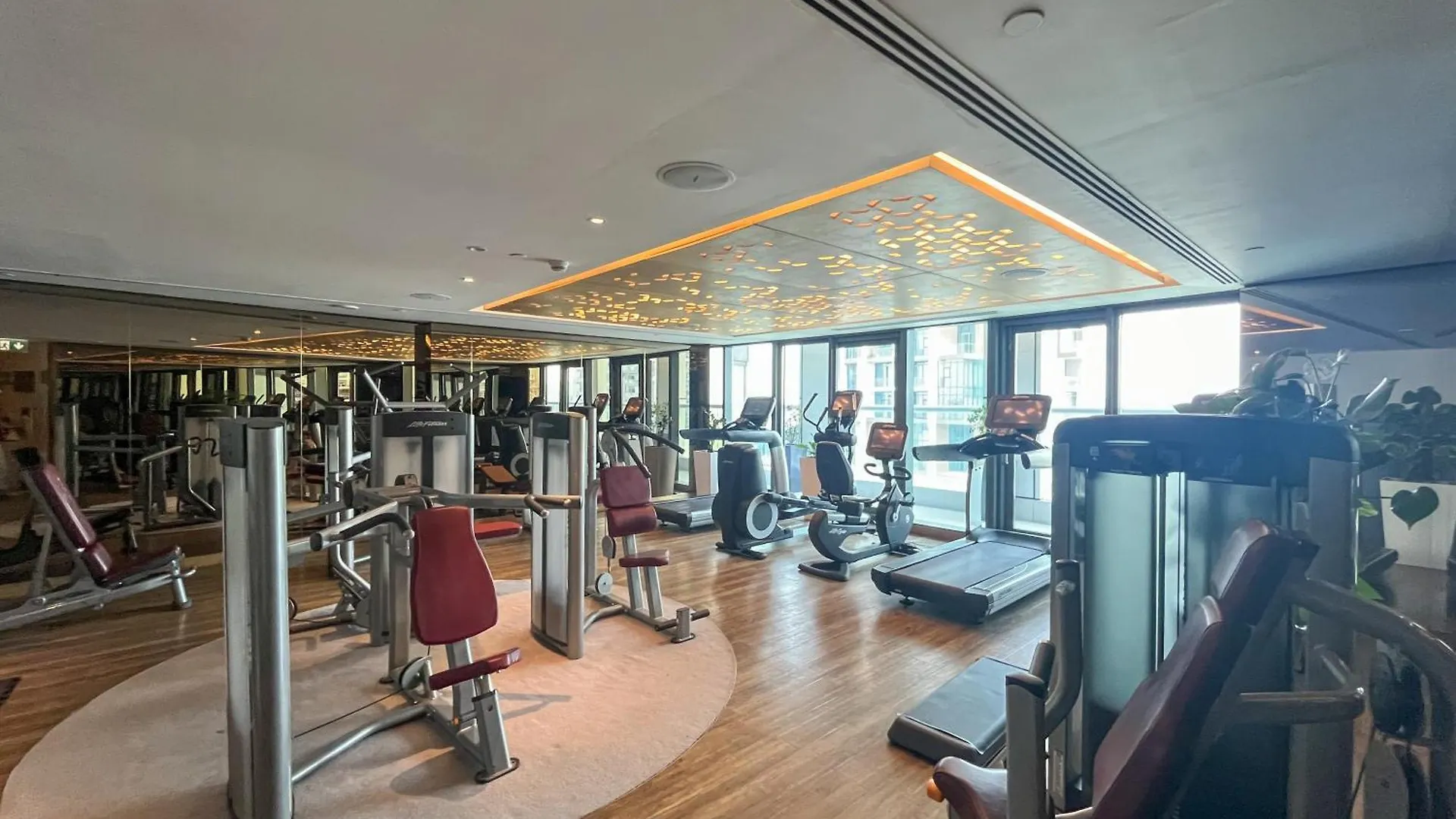 2Br Apartment At Paramount With Stunning City Views Dubai
